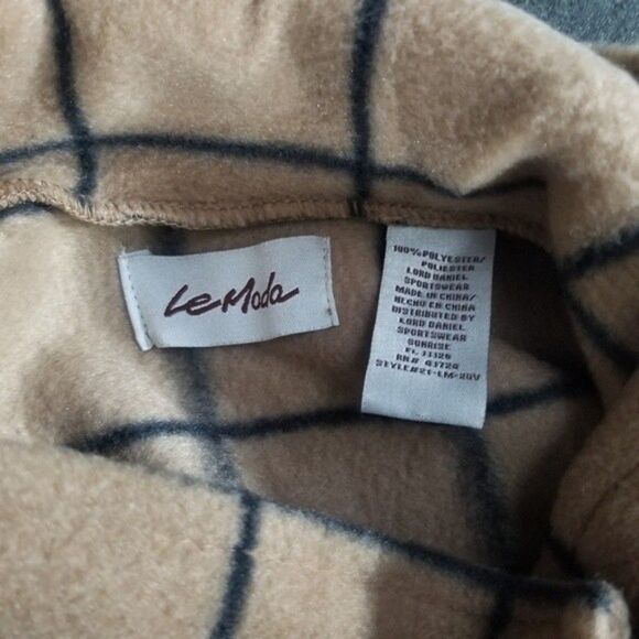Le Moda  OSFM Cozy 4 Button Tan & Black Windowpane Fleece Poncho/Cape OSFM - Picture 6 of 6